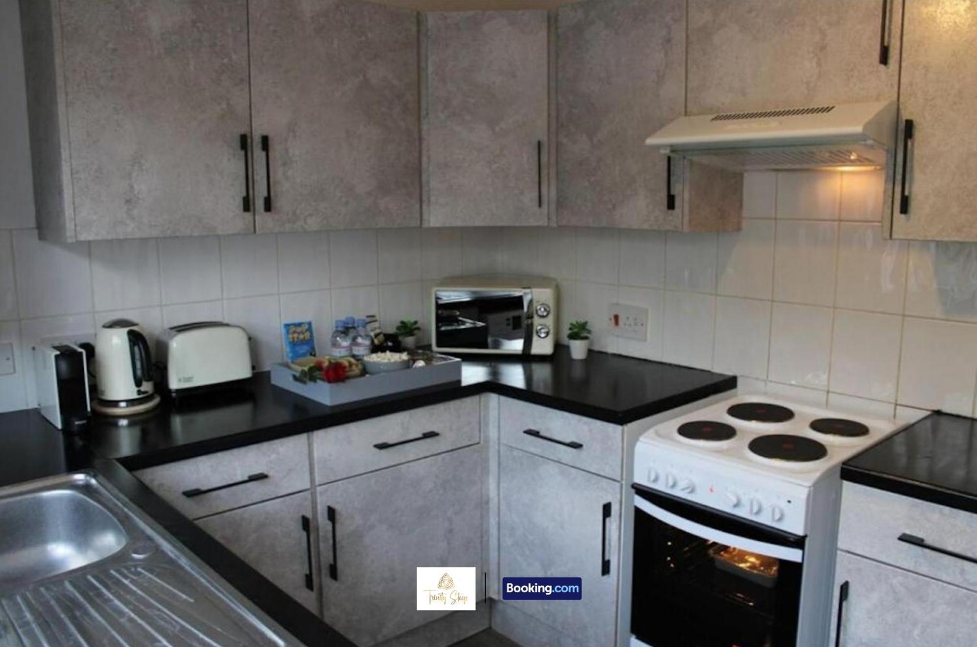 4 Bedroom House With Parking Near City Centre By Trinity Stays Short Lets & Serviced Accommodation Cambridge Экстерьер фото