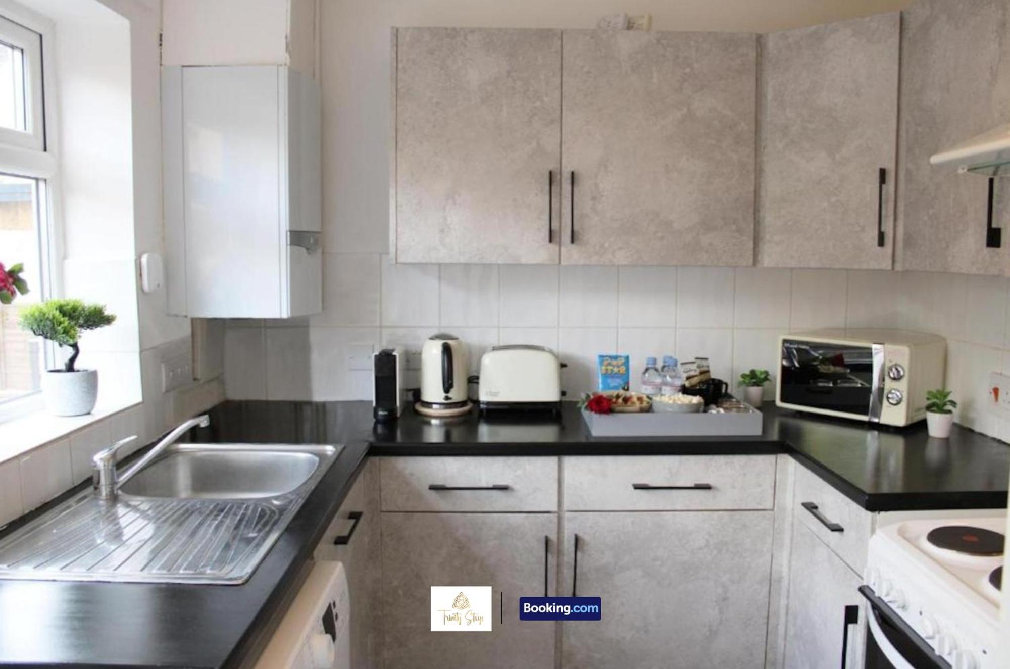 4 Bedroom House With Parking Near City Centre By Trinity Stays Short Lets & Serviced Accommodation Cambridge Экстерьер фото