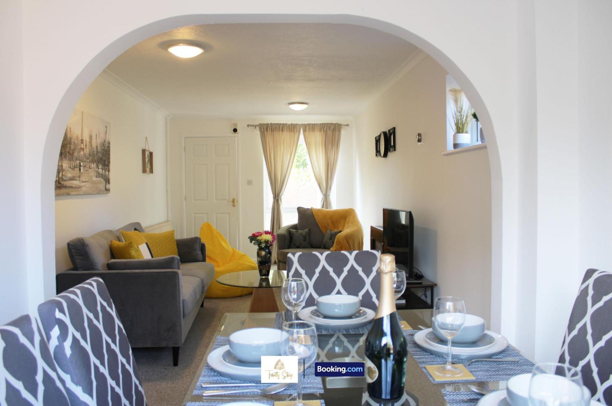 4 Bedroom House With Parking Near City Centre By Trinity Stays Short Lets & Serviced Accommodation Cambridge Экстерьер фото